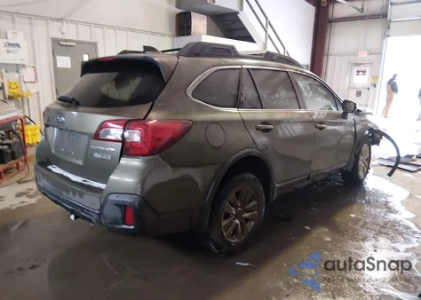 2018 Subaru Outback 2.5I Premium z USA, uszkodzony, nr VIN 4S4BSACC1J3339263